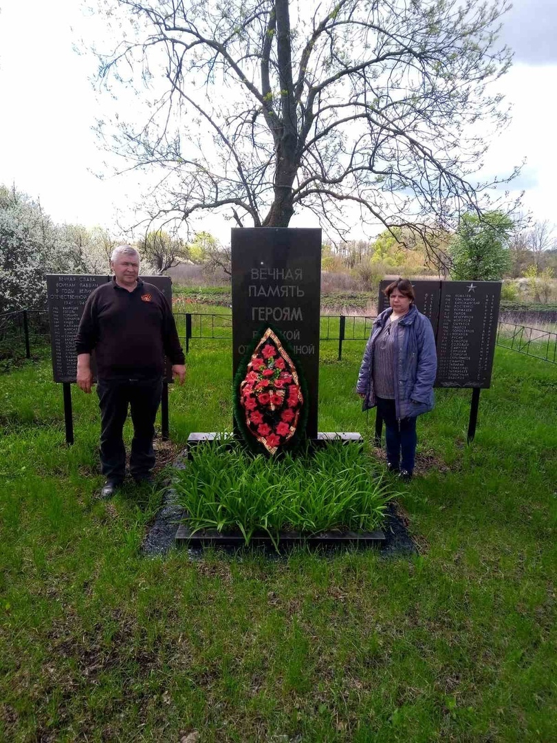 Братская могила, где захоронены солдаты Великой Отечественной войны, умершие от ран в военном госпитале в 1943 году.